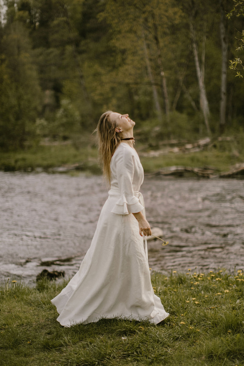 Wrap Around Linen Wedding Dress. Handcrafted. World Wide Shipping. Wrap Around Linen Wedding Dress. Handcrafted. World Wide Shipping.