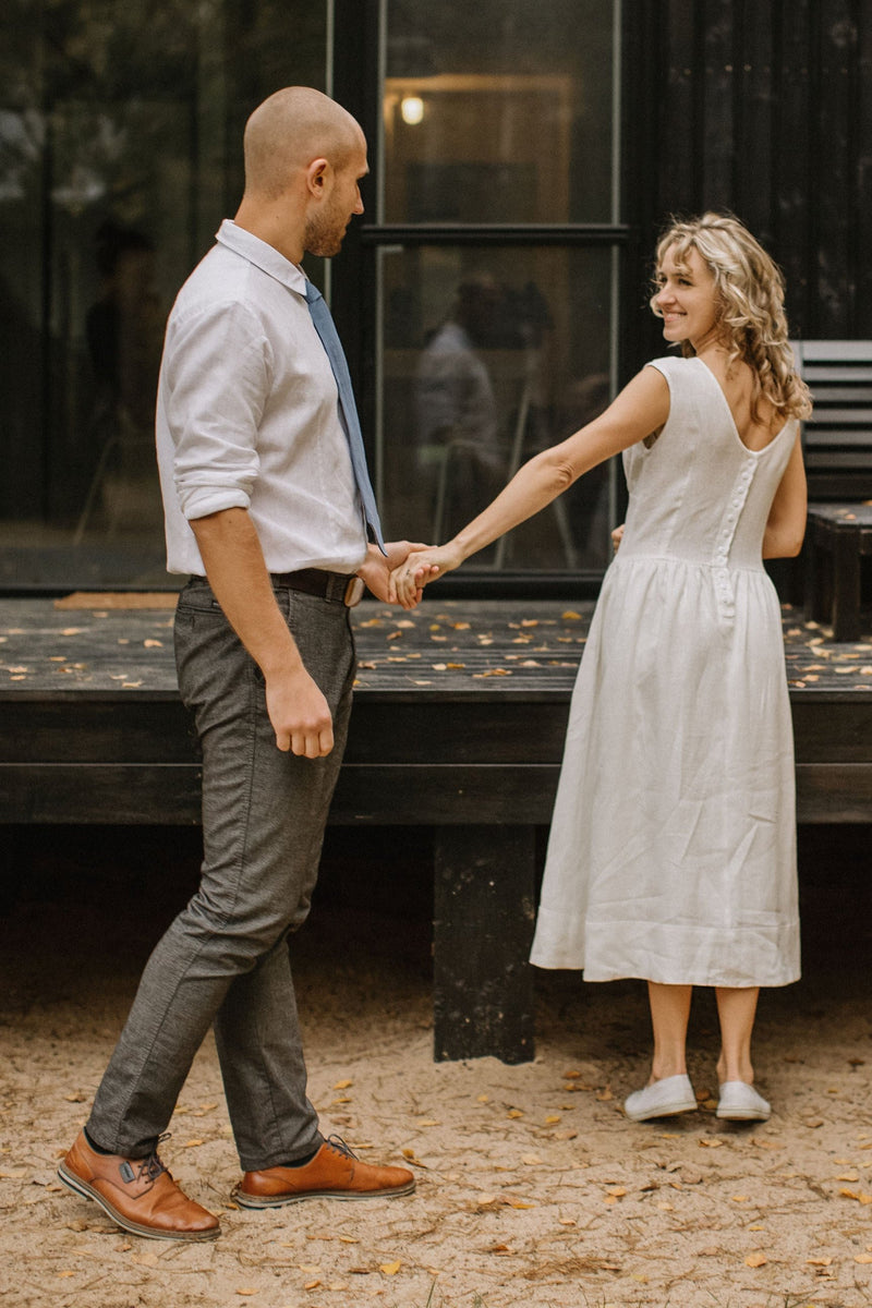 Country-Rustic Linen Wedding Dress