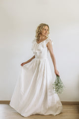 V-back Linen wedding dress