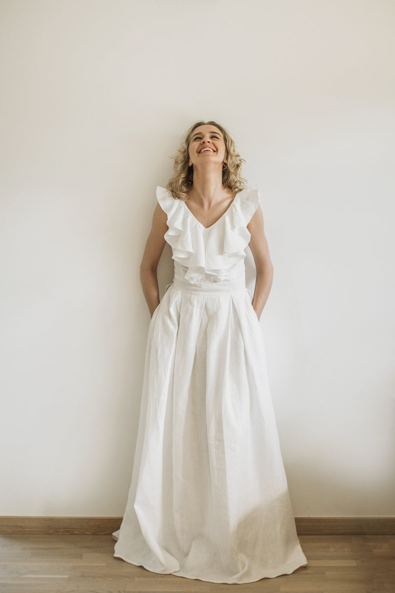 V-back Linen wedding dress