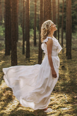 V-back Linen wedding dress